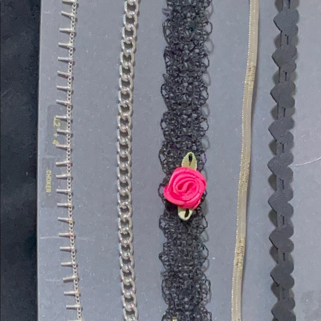 Nwt Set Of Five Chokers - With Extenders Box4 18$